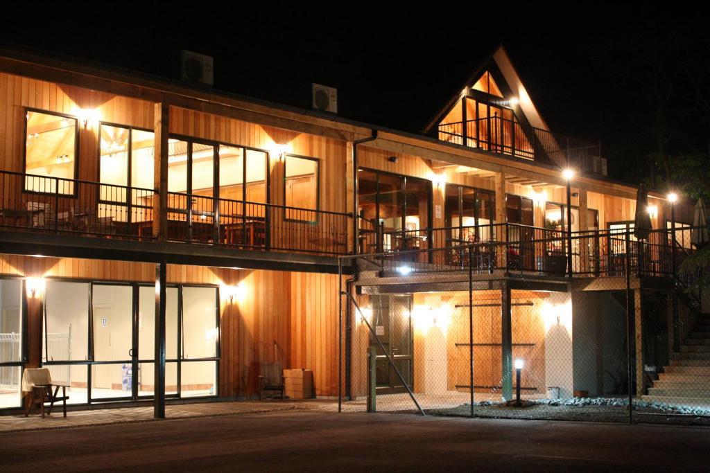 Oreti Village Resort Turangi Exterior photo